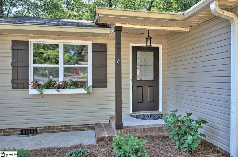 Property image 2 at 216 Barry Drive, Greer, SC 29650