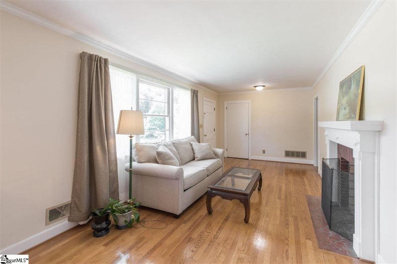 Property image 3 at 211 Lowndes Avenue, Greenville, SC 29607