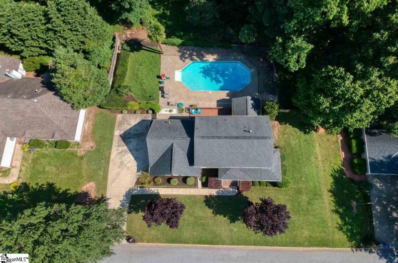 Property image 3 at 108 Treebrooke Drive, Greenville, SC 29607