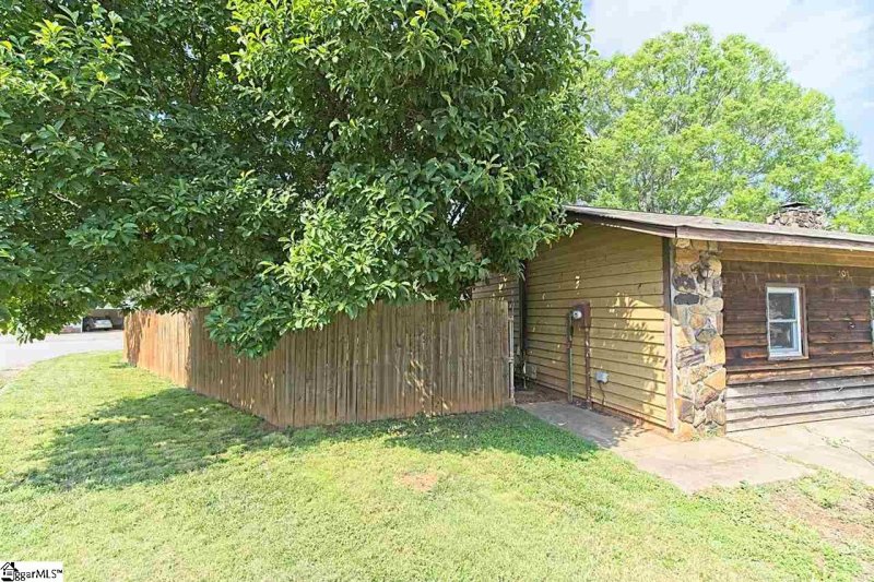 Property image 4 at 101 Garden Court, Easley, SC 29642-2806