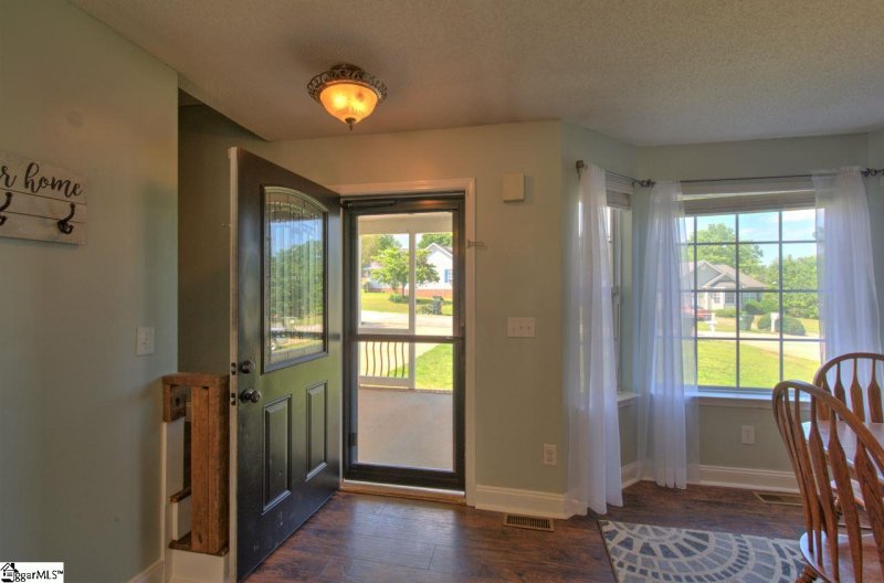 Property image 3 at 107 Meadow Hill Way, Taylors, SC 29687