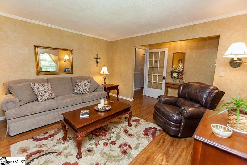 Property image 4 at 301 Palmetto Circle, Greer, SC 29651-6251