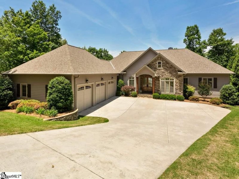 Property image 3 at 226 S Summit Drive, Seneca, SC 29672