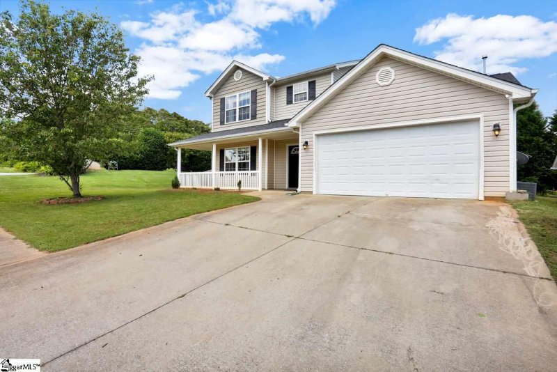 Property image 2 at 1 Landing Lane, Simpsonville, SC 29681