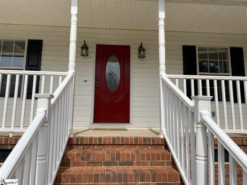 Property image 2 at 144 Brooke Lee Circle, Taylors, SC 29687