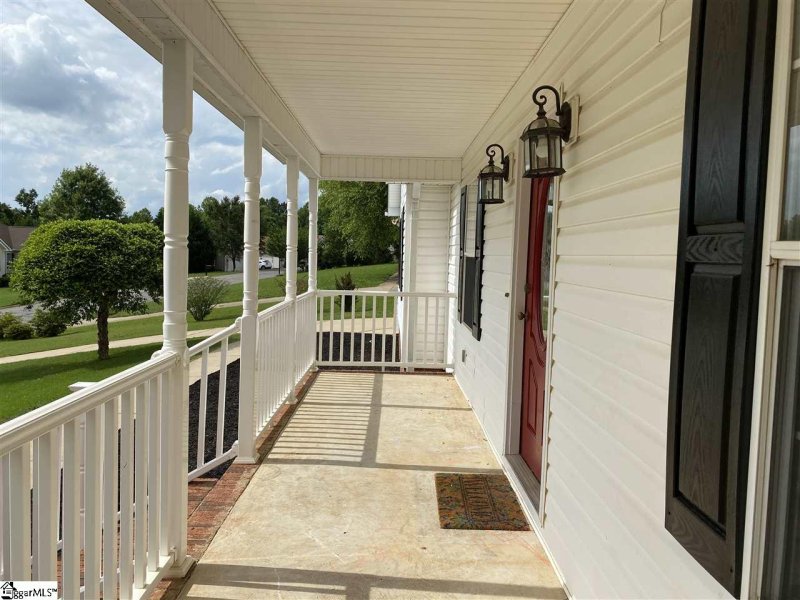 Property image 4 at 144 Brooke Lee Circle, Taylors, SC 29687