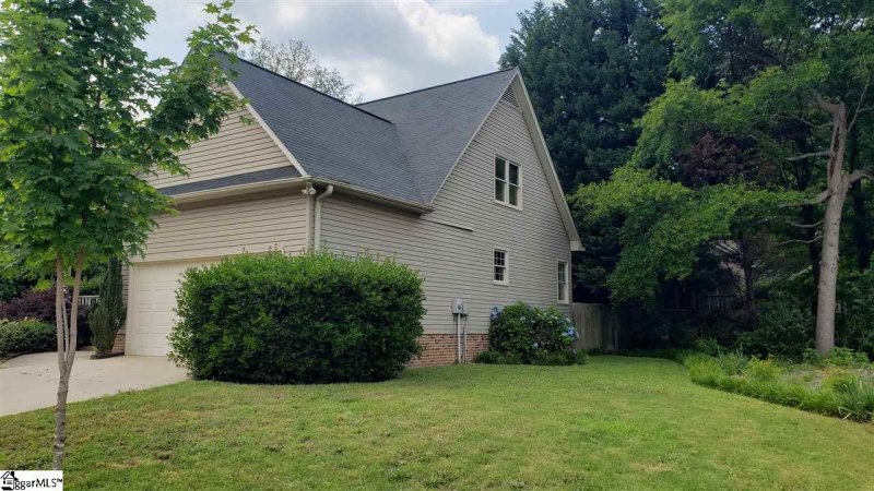 Property image 3 at 104 Rocky Chase Drive, Greenville, SC 29615