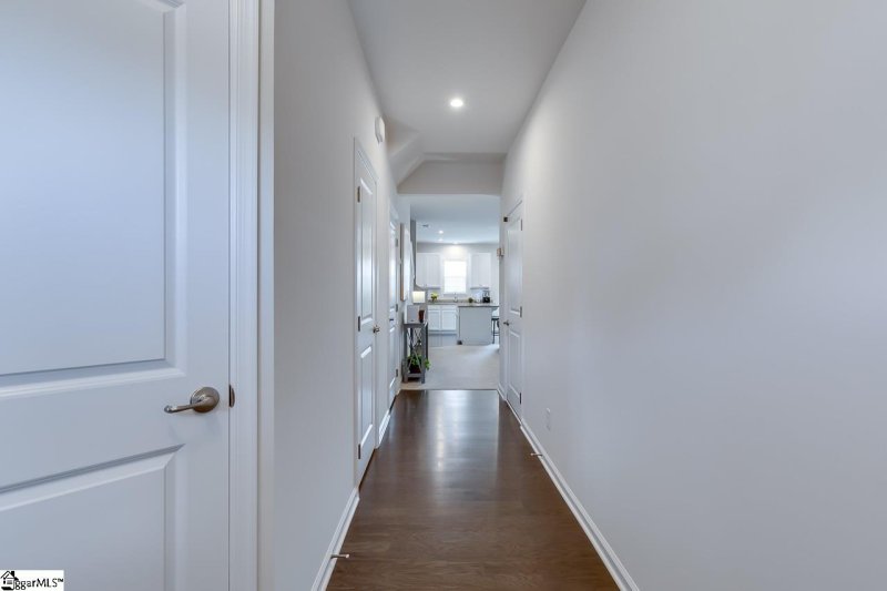 Property image 3 at 8 Country Dale Drive, Greer, SC 29650