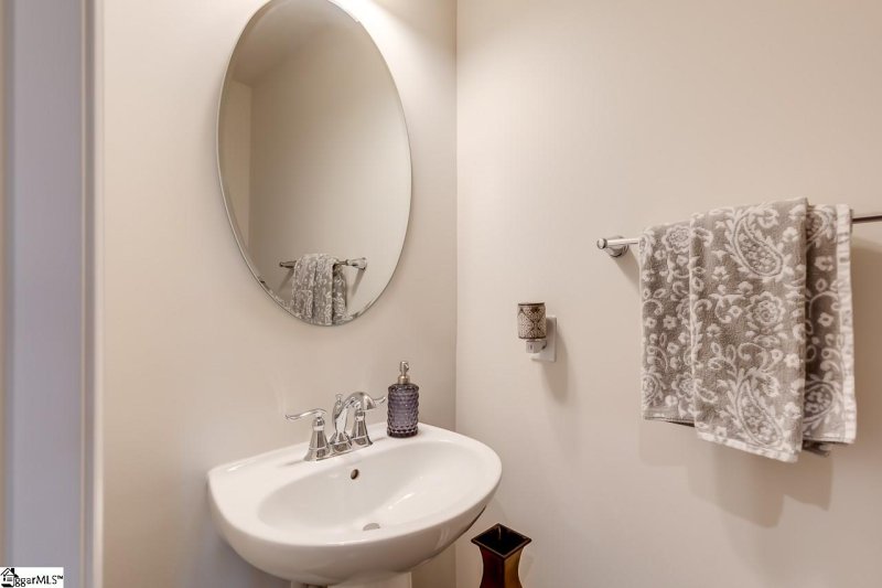 Property image 5 at 8 Country Dale Drive, Greer, SC 29650