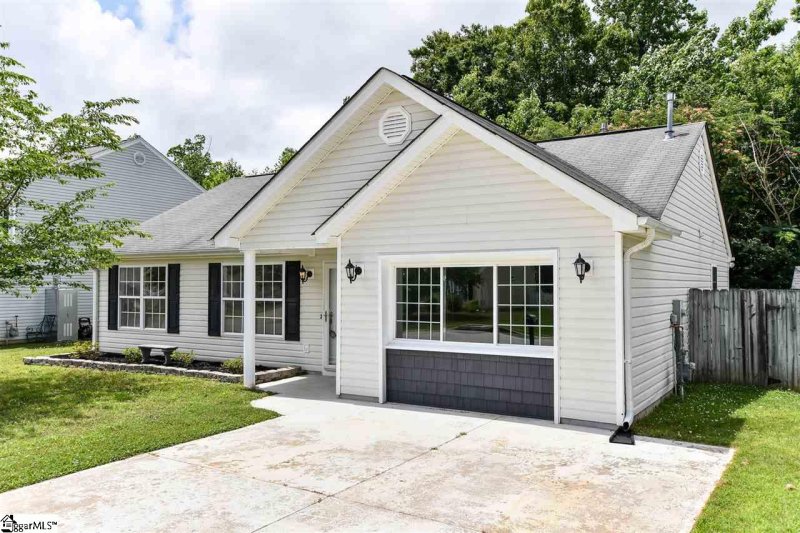 Property image 2 at 236 Rivers Edge Drive, Easley, SC 29642
