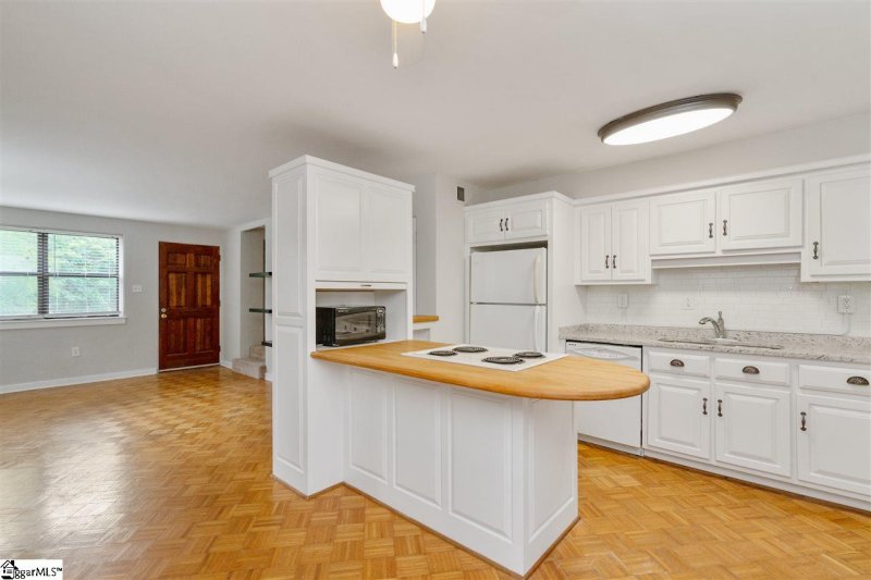 Property image 4 at 52 Faris Circle, Greenville, SC 29605