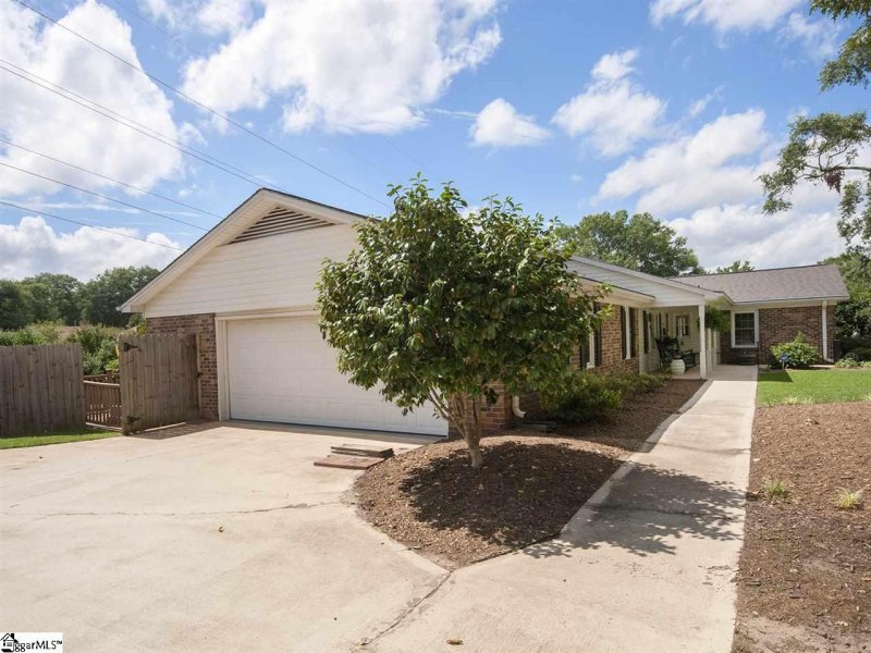 Property image 4 at 219 Donington Drive, Greenville, SC 29615