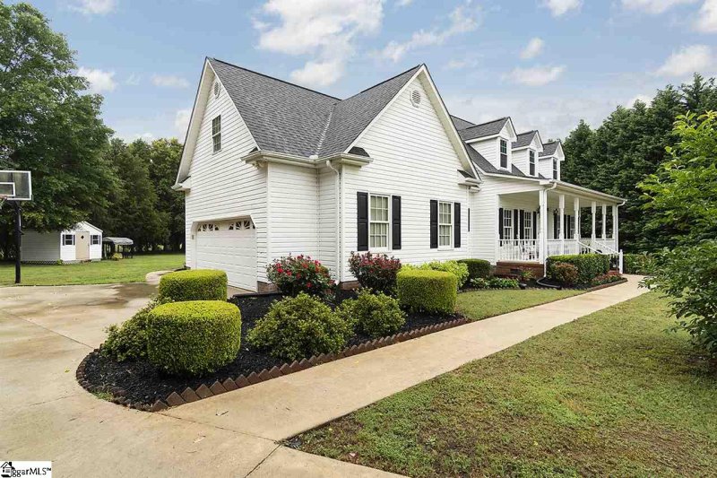 Property image 2 at 204 Windrow Lane, Fountain Inn, SC 29644