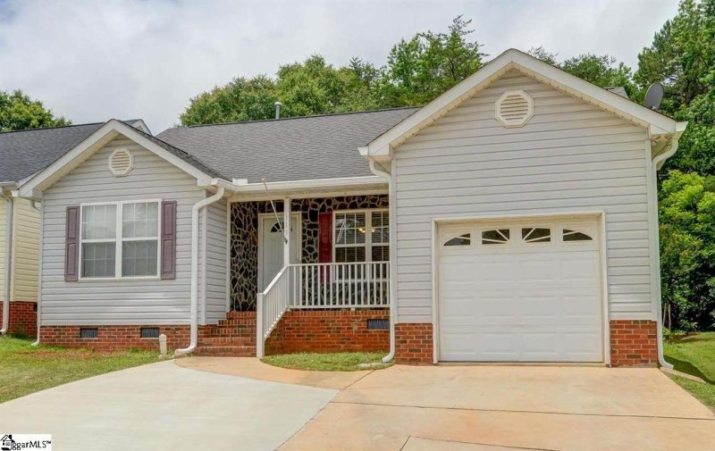 Property image 2 at 113 Cosmos Lane, Greer, SC 29651