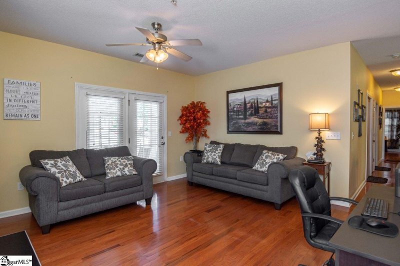 Property image 4 at 201 McKenna Circle, Greenville, SC 29615-2680