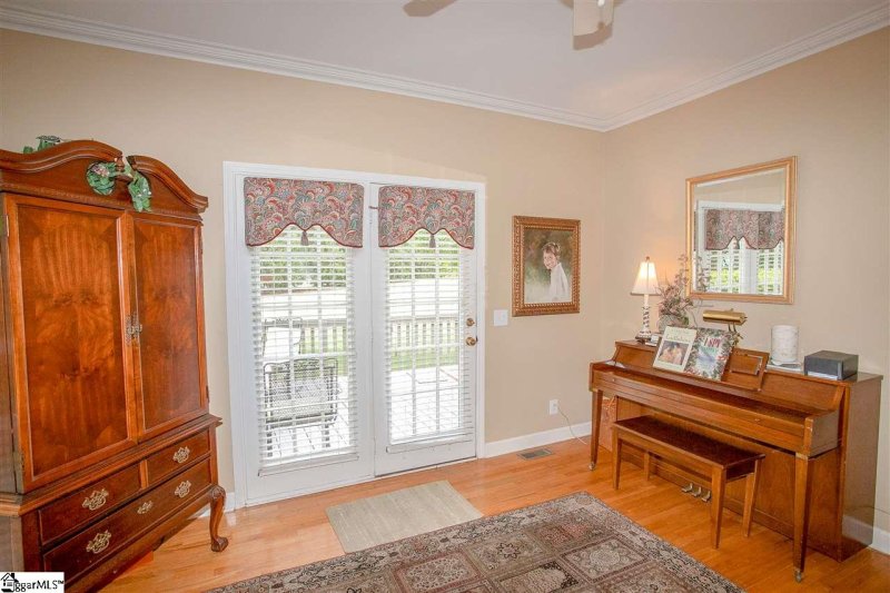 Property image 4 at 9 SUNDEW Court, Greenville, SC 29615