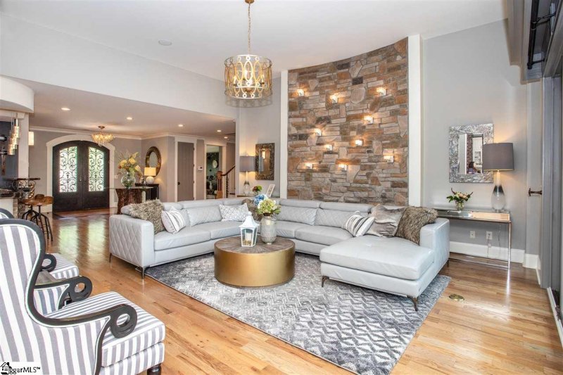 Property image 5 at 245 Yorkswell Lane, Greenville, SC 29607