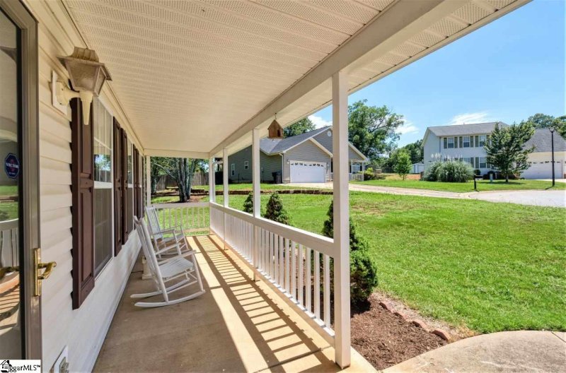 Property image 3 at 3 Peach Packers Court, Greer, SC 29650-1041