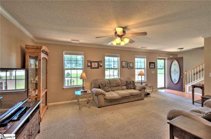 Property image 4 at 3 Peach Packers Court, Greer, SC 29650-1041