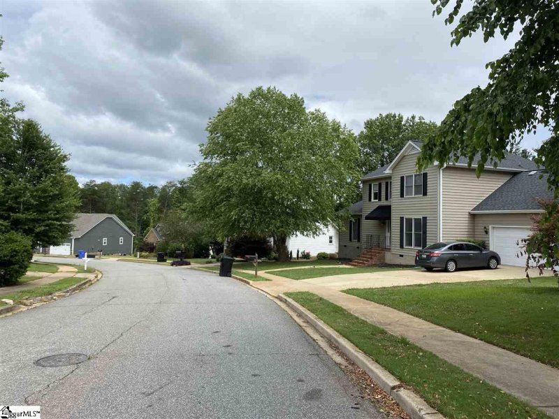 Property image 2 at 201 Grayson Drive, Travelers Rest, SC 29690