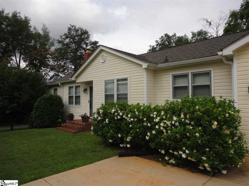 Property image 3 at 1 Kent Lane, Greenville, SC 29609