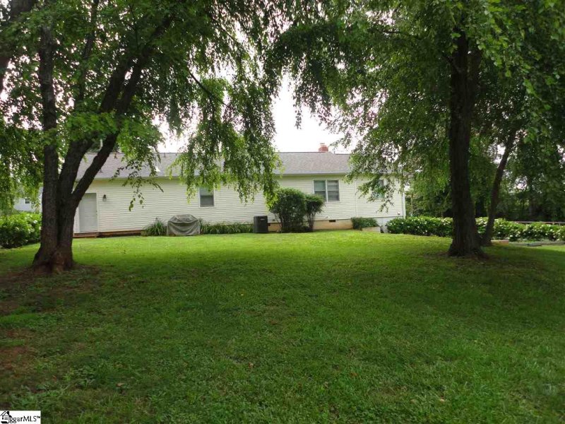 Property image 5 at 1 Kent Lane, Greenville, SC 29609