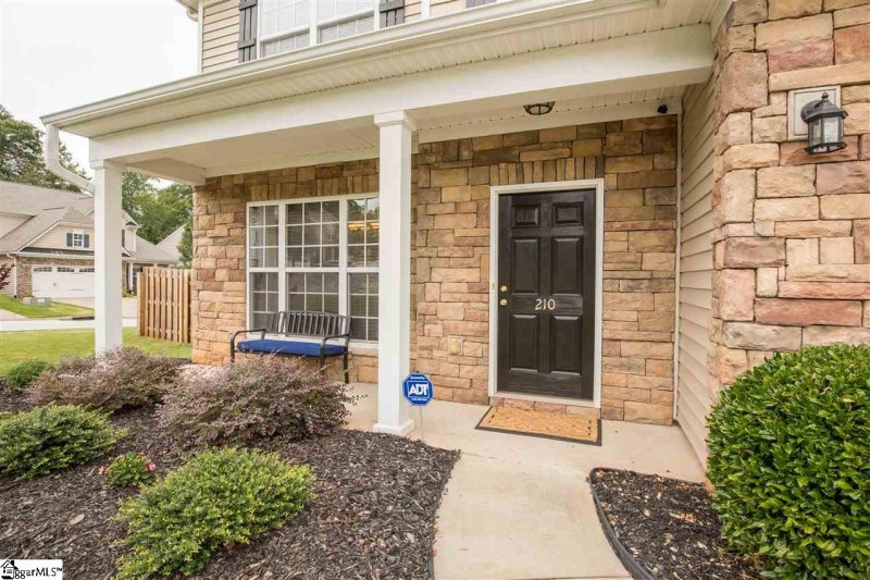 Property image 2 at 210 Knoll Ridge Drive, Greer, SC 29650