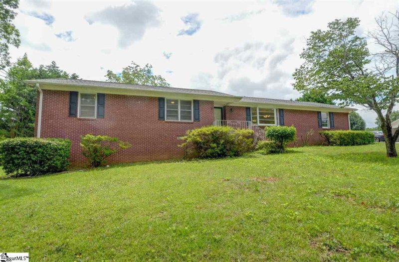 Property image 2 at 301 Westcliffe Way, Greenville, SC 29611