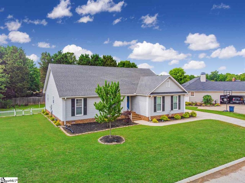 Property image 3 at 4 Iveyrose Court, Simpsonville, SC 29681