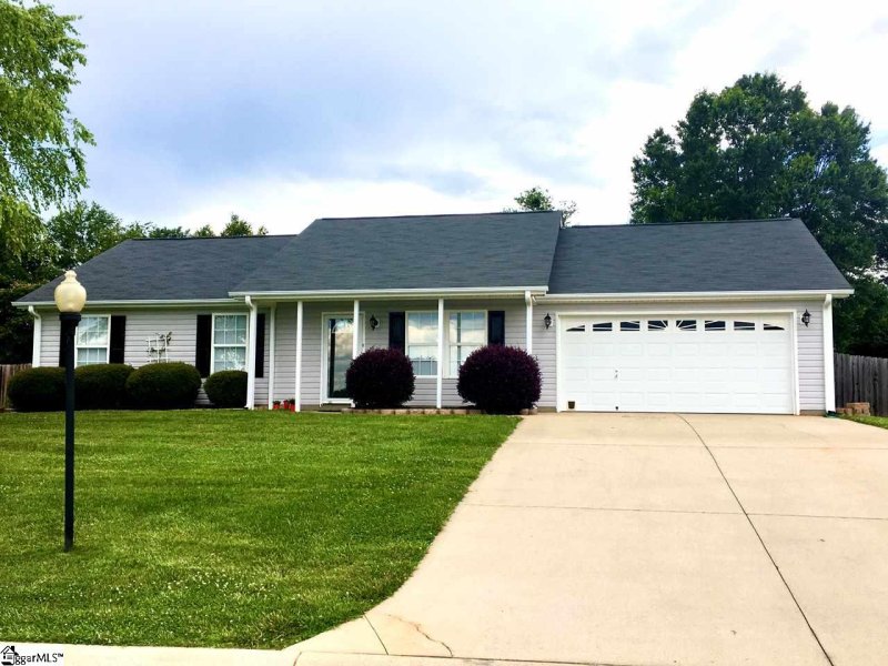 Property image 2 at 2 Rayland Place, Greer, SC 29651