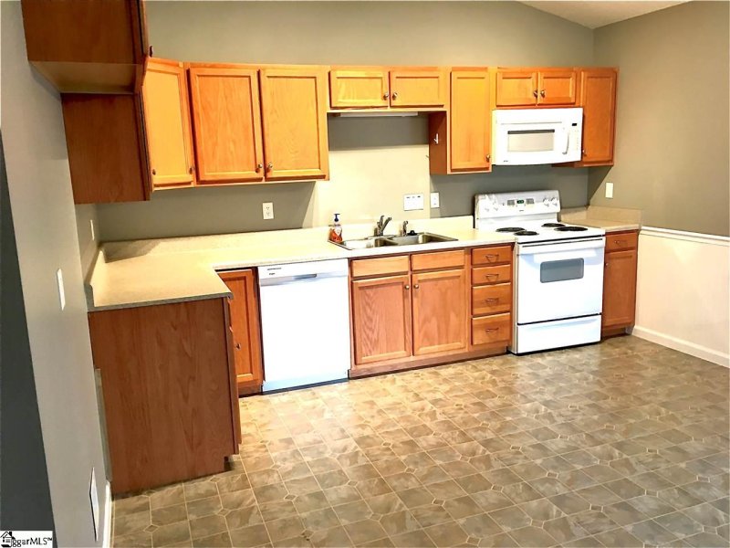 Property image 4 at 2 Rayland Place, Greer, SC 29651