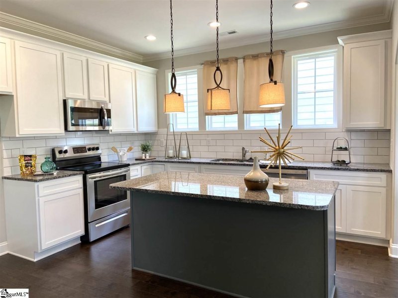 Property image 5 at 22 Cottage Knoll Circle, Greenville, SC 29609