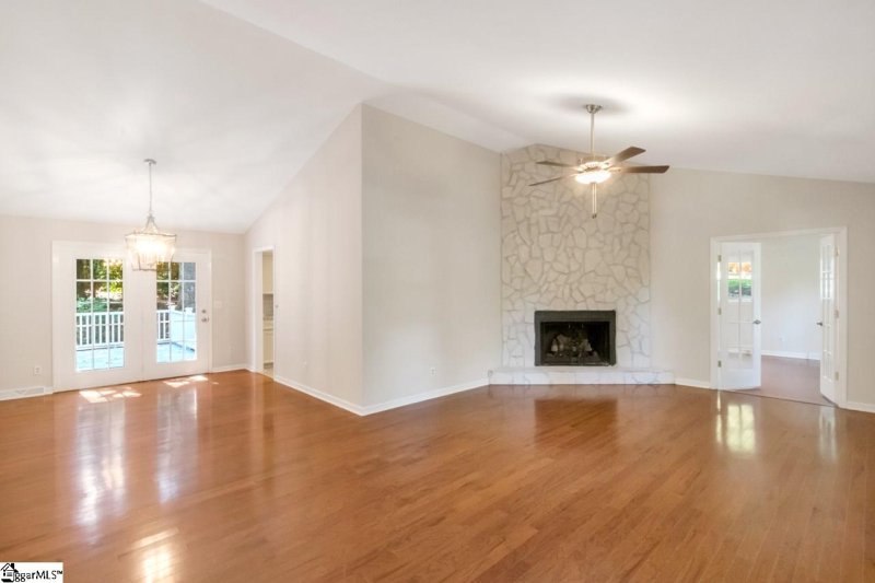 Property image 4 at 101 Doverdale Road, Greenville, SC 29615