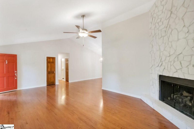 Property image 5 at 101 Doverdale Road, Greenville, SC 29615