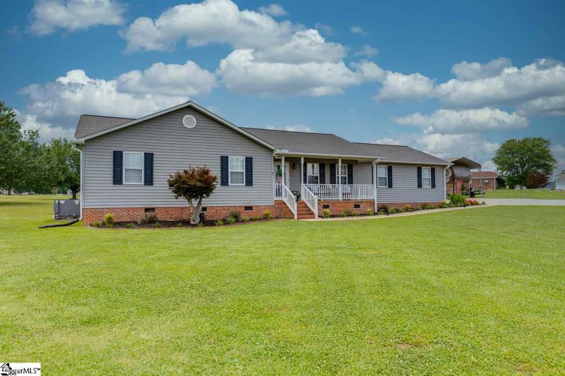 Property image 3 at 1308 Rosewood Court, Williamston, SC 29697