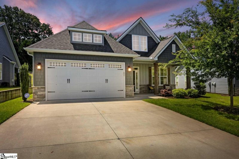 Property image 2 at 655 Ponden Drive, Greer, SC 29650