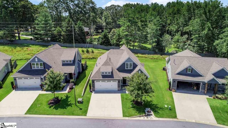 Property image 3 at 655 Ponden Drive, Greer, SC 29650