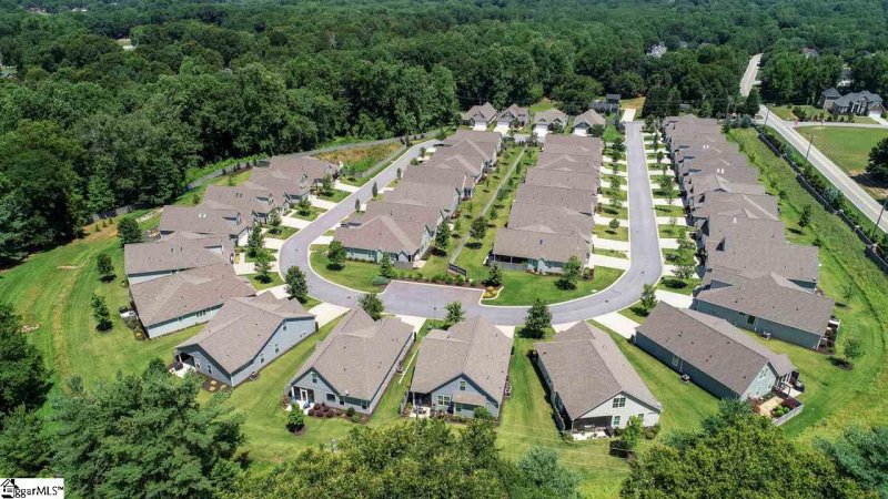 Property image 5 at 655 Ponden Drive, Greer, SC 29650