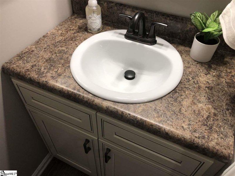 Property image 4 at 26 Birchview Street, Taylors, SC 29687