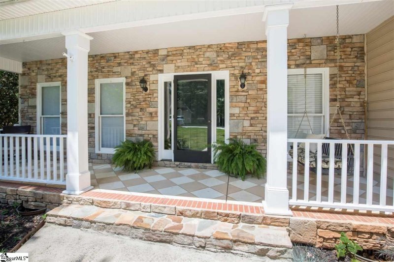 Property image 3 at 403 Dunrobin Lane, Simpsonville, SC 29681