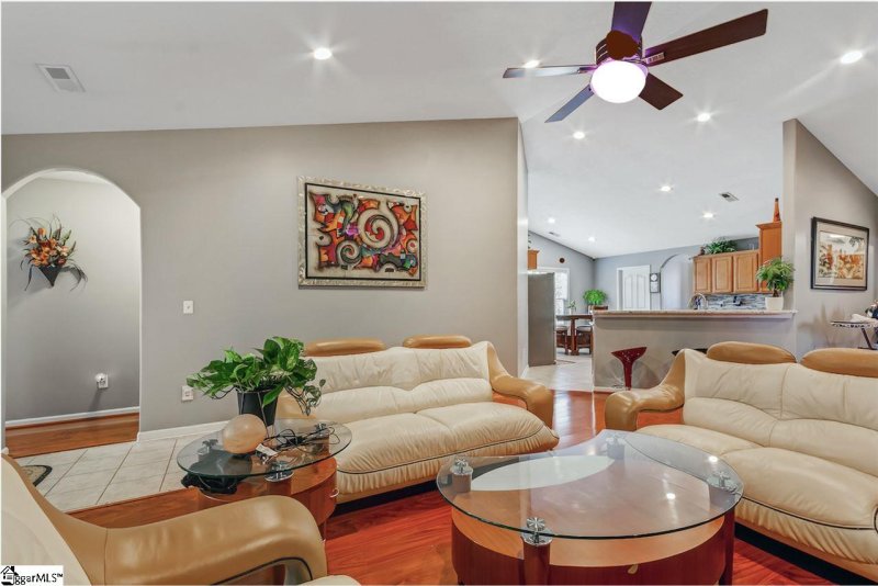 Property image 4 at 9 Reid Valley Court, Taylors, SC 29687