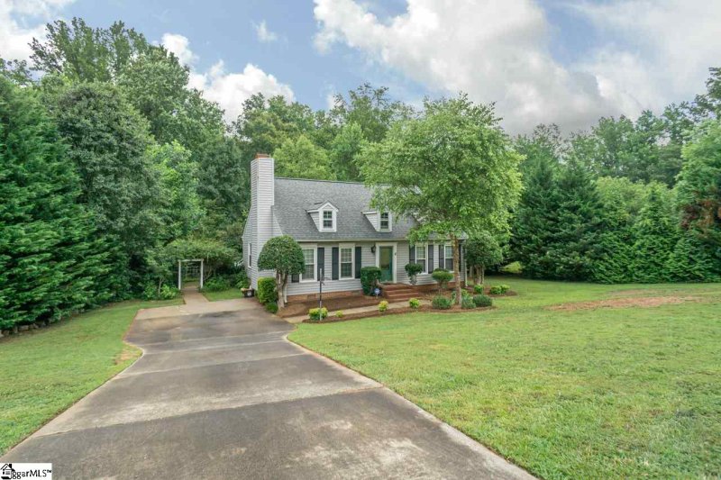 Property image 2 at 524 Indian Trail, Taylors, SC 29687