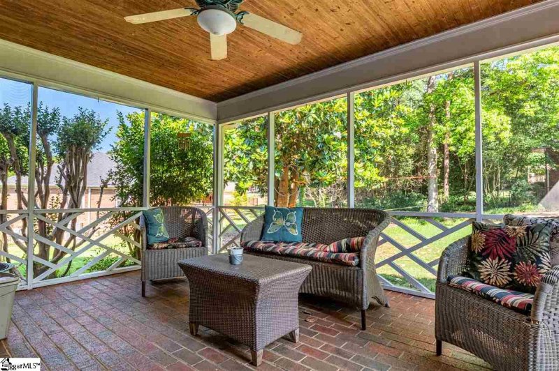 Property image 4 at 410 Thornhill Drive, Spartanburg, SC 29301