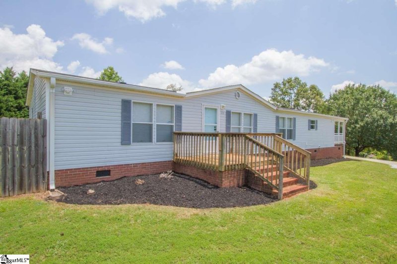 Property image 2 at 113 Sir Lancelot Drive, Piedmont, SC 29673