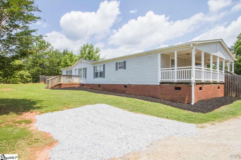 Property image 3 at 113 Sir Lancelot Drive, Piedmont, SC 29673