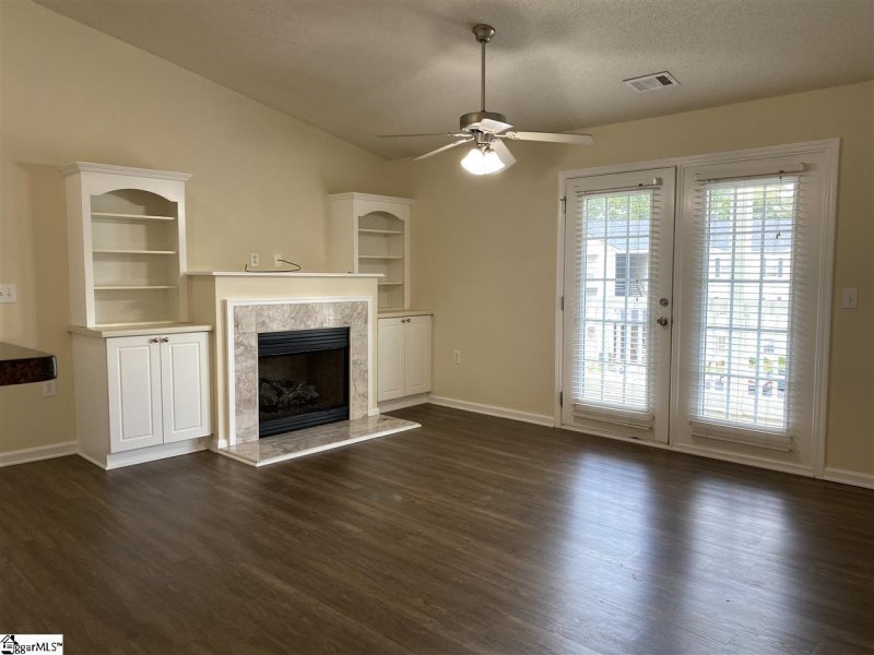 Property image 2 at 131 McKenna Circle, Greenville, SC 29615
