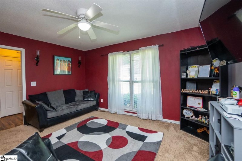 Property image 3 at 402 Idlewild Avenue, Greenville, SC 29605