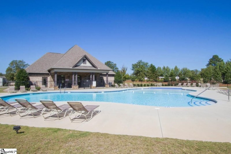 Property image 2 at 127 Burberry Drive, Williamston, SC 29697