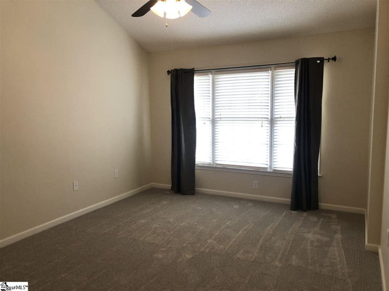 Property image 4 at 410 W Pointe Drive, Spartanburg, SC 29301