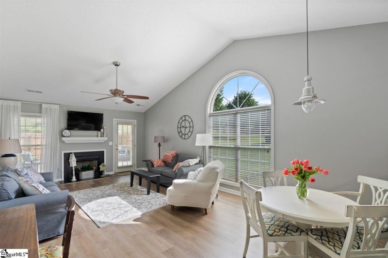 Property image 2 at 18 CREEKBEND Court, Simpsonville, SC 29681